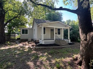 1726 SW Seabrook Ave, Topeka, KS 66604