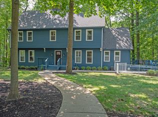 576 Century Oaks Dr, Zionsville, IN 46077