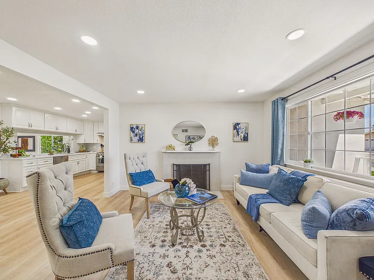 7425 Brighton Dr — Photo 1