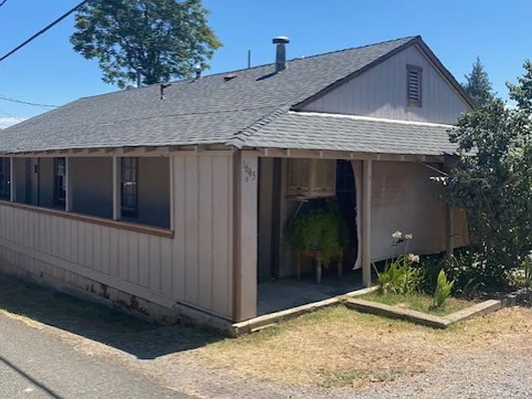 1645 Montana Ave — Photo 1