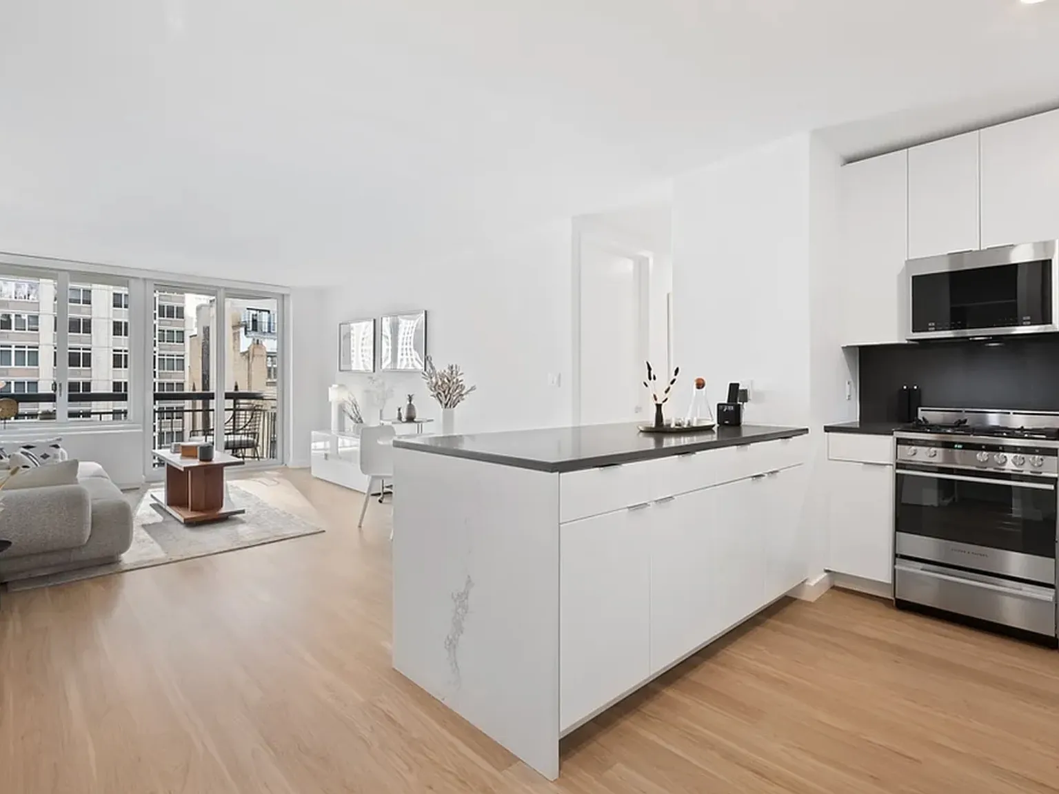 70 West 37th Street — Photo 2