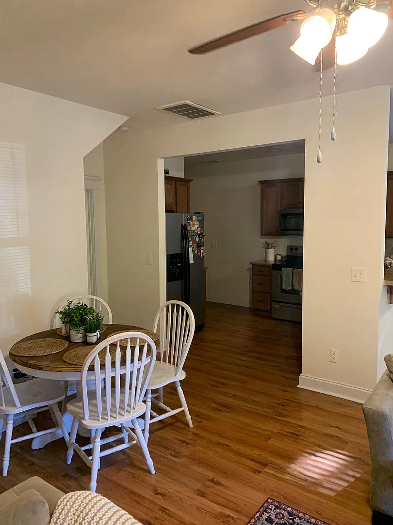 Four Bedroom Near Downtown Available for Pre-Lease! — Photo 4