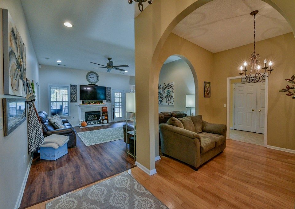 1st image of 9960 Timberview Dr