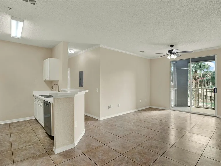 18001 Richmond Place Dr #224 — Photo 7