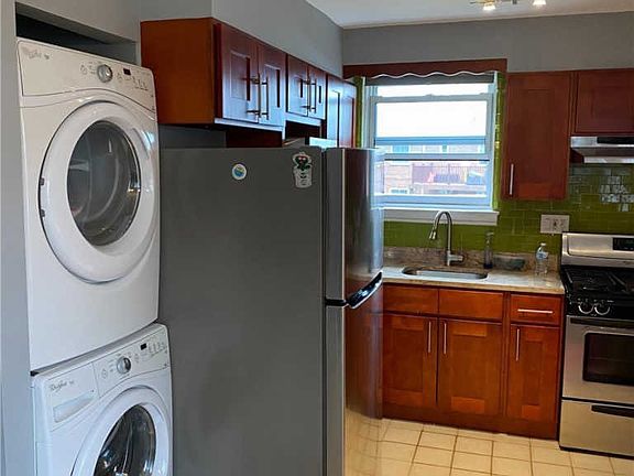4th image of 254-51 75th Ave #2