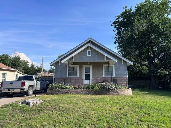 709 W 10th Ave, Hutchinson, KS 67501