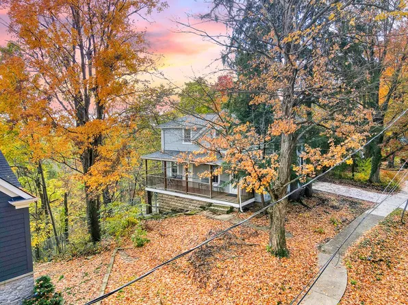 51 W Cottage St, Chagrin Falls, OH 44022