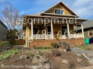 3105 SE Main St APT 1, Portland, OR 97214