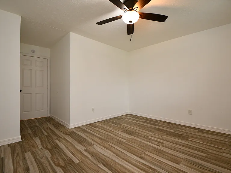 5951 Beaudry Dr — Photo 31