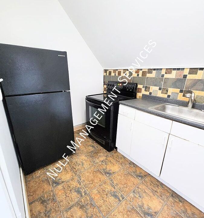 1st image of 728 N Sheridan Ave Floor 3