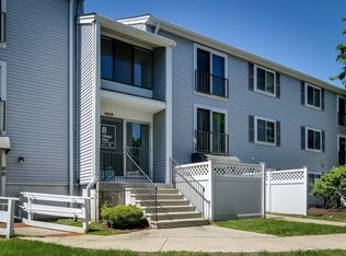 8 Village Way APT 10, Natick, MA 01760