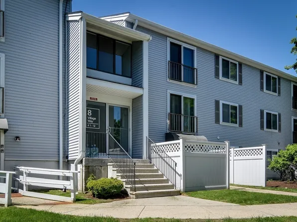 8 Village Way APT 10, Natick, MA 01760