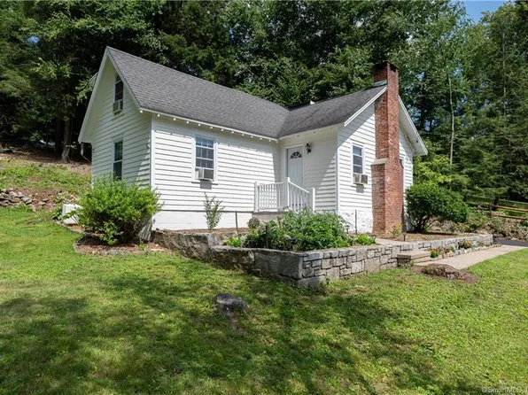 32 Philo Curtis Road, Newtown, CT 06482