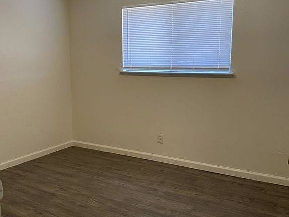 4th image of 634 Cedar Ave