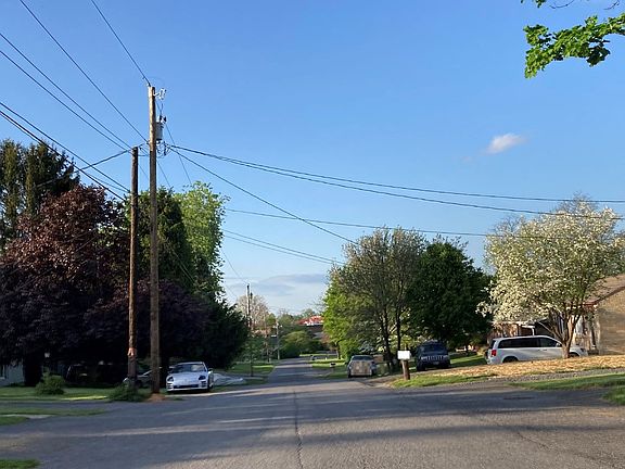 5th image of 374 Bernice Ave