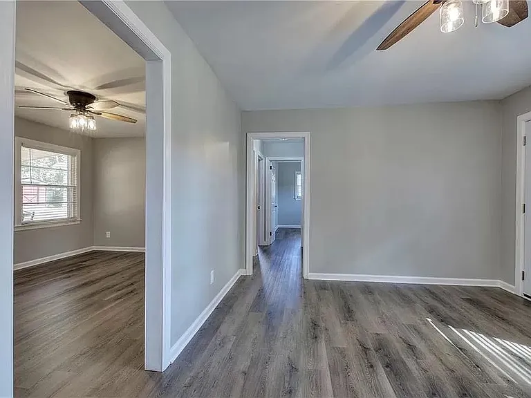 195 Floral Dr — Photo 8