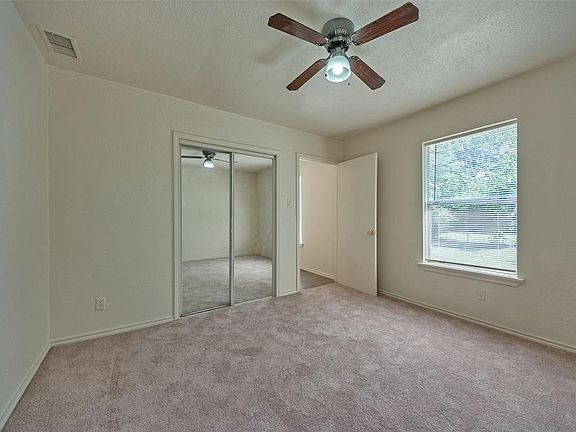 2nd image of 1104 Clint St