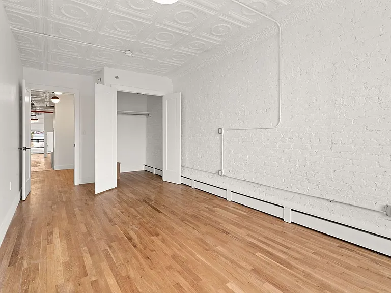717 Manhattan Ave #4A — Photo 9