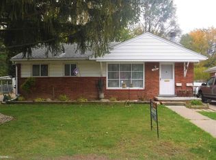 1629 Hampton Rd, Mount Clemens, MI 48043