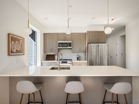 4th image of 7 S Highland Ave Unit 306