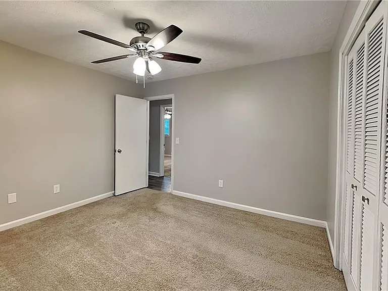 2426 Emberwood Ct NW — Photo 11