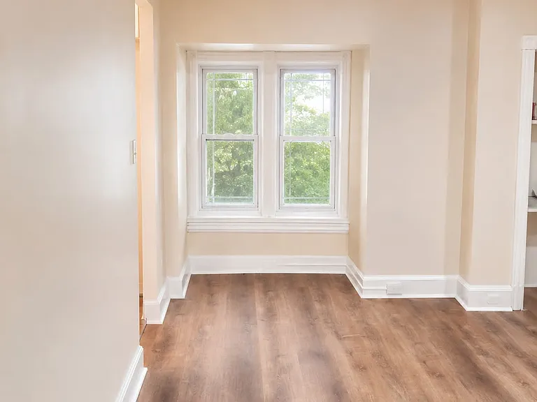 238 1/2 N 11th St #3 — Photo 2