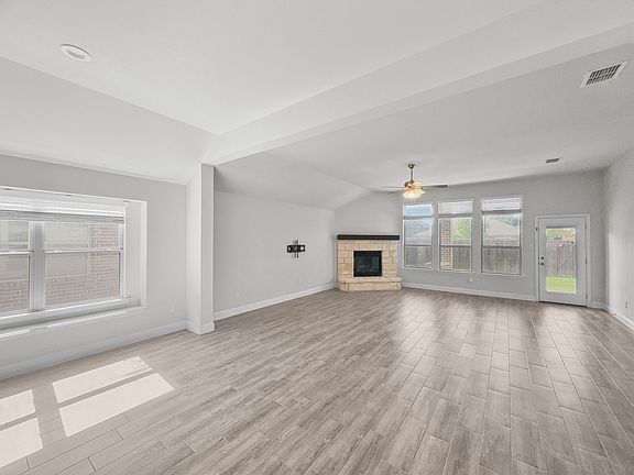 4th image of 3717 Trillium Dr