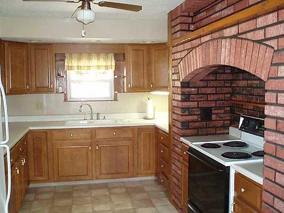 4th image of 4472 E County Road 850n
