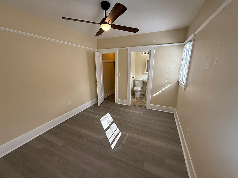 3837 Van Dyke Ave — Photo 4