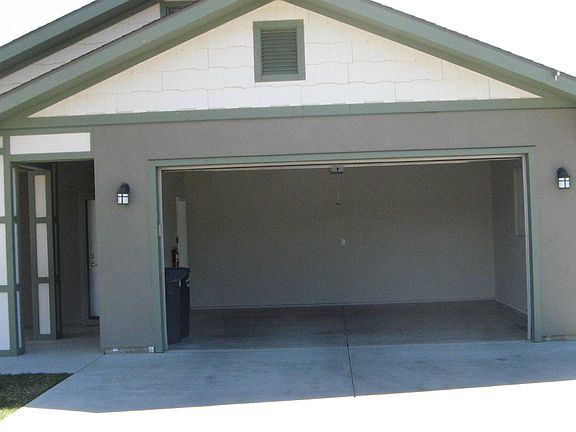 3rd image of 305 Sage View St