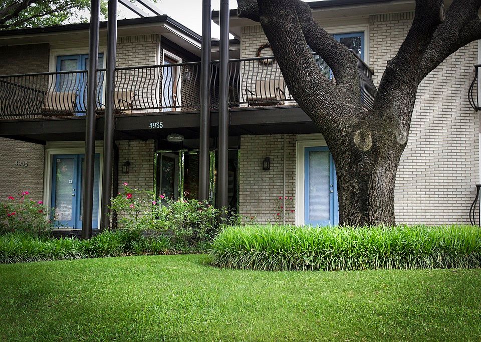4935 Junius - GREYSTONE closeup