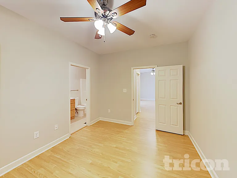 805 Stratford Rd — Photo 9
