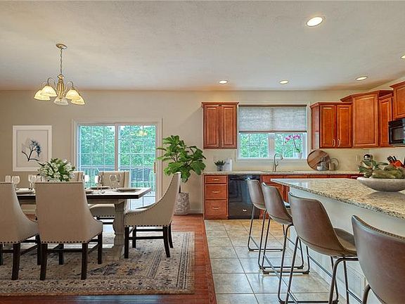 5th image of 10559 Timber Edge Dr