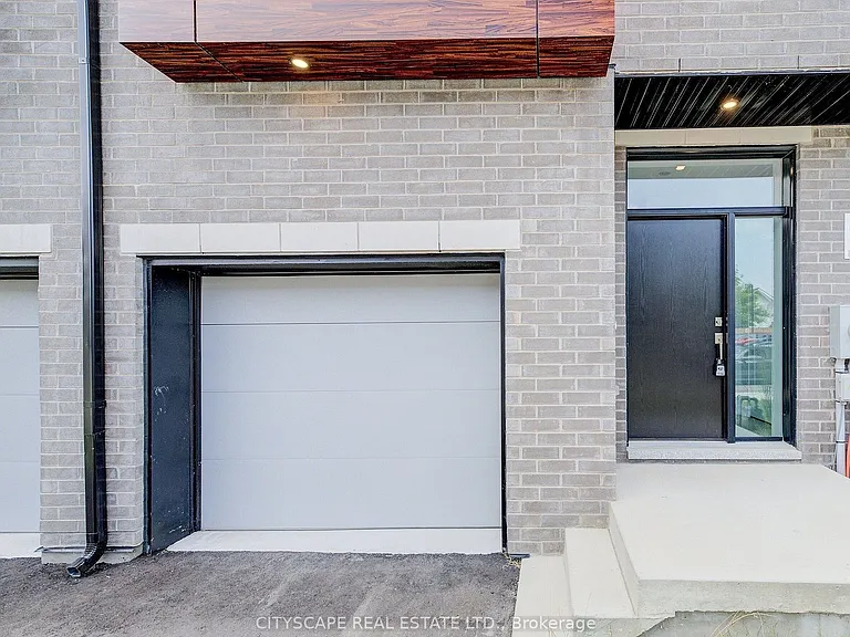 416 Dundas St S #13 — Photo 31