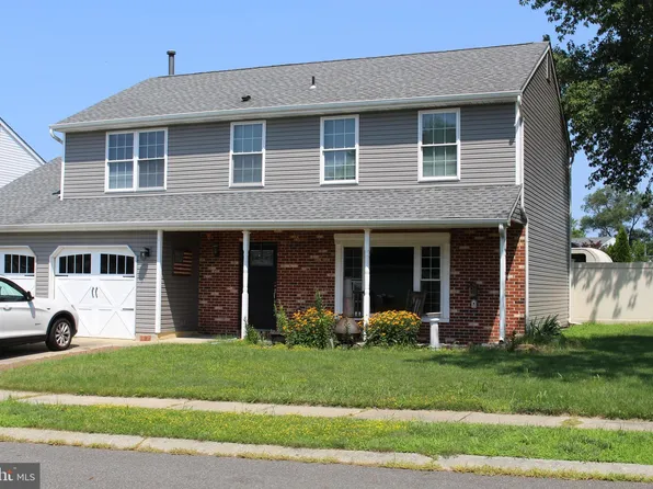 100 Chickadee Ct, Logan Township, NJ 08085