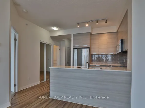 75 Eglinton Ave W, Mississauga, ON