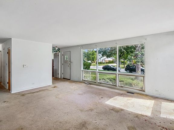 3rd image of 719 W Dresser Dr
