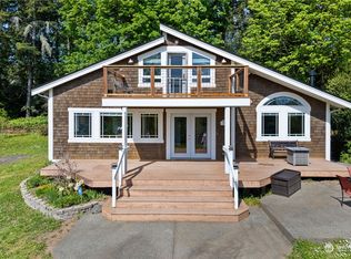 81 E Pirates Pl, Grapeview, WA 98546