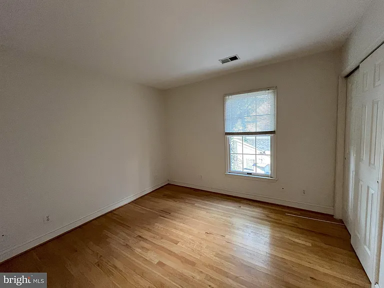 5179 Macomb St NW — Photo 17