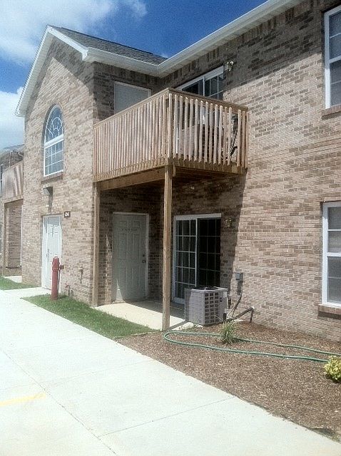 1st image of 404 Brunswick Dr APT 9
