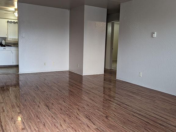 3rd image of 2325-2327 Dahlia Way