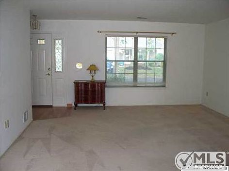 5th image of 517 Petunia Ln N