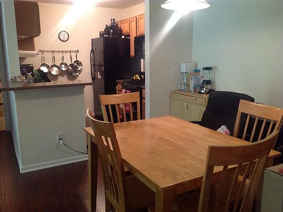3rd image of 1015 Addington Ln