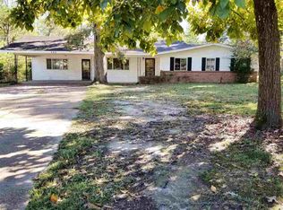 156 Queen Victoria Ln, Jackson, MS 39209