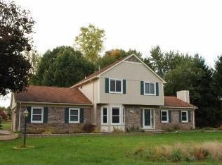 9512 Daleview Dr, South Lyon, MI 48178