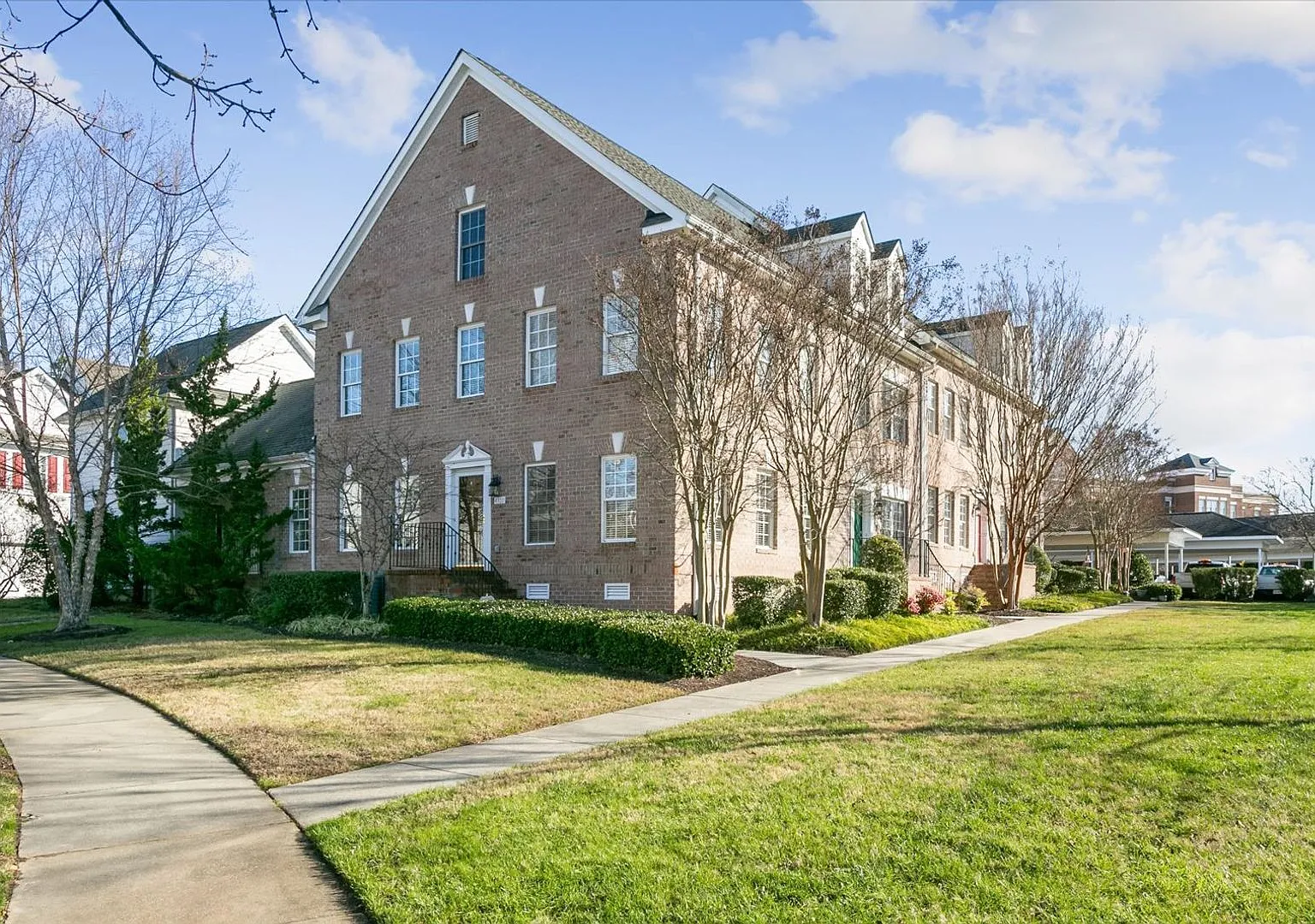 Spacious 3 Bedroom 3.5 Bath Townhome in Williamsburg! — Photo 3
