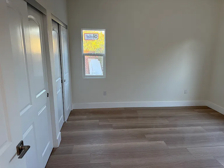825 Bilton Way #B — Photo 24