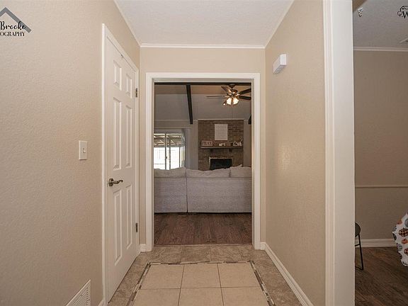 4th image of 2700 Devon Rd