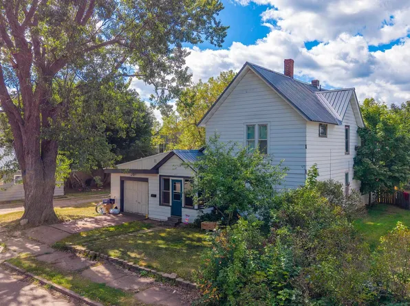 603 N 6th St, Ishpeming, MI 49849