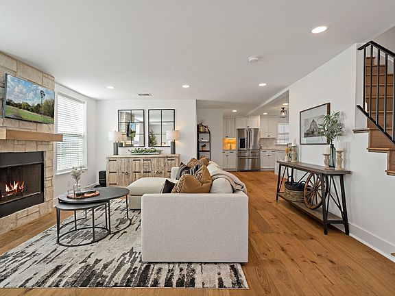 4th image of 209 Mary Fitch Rd